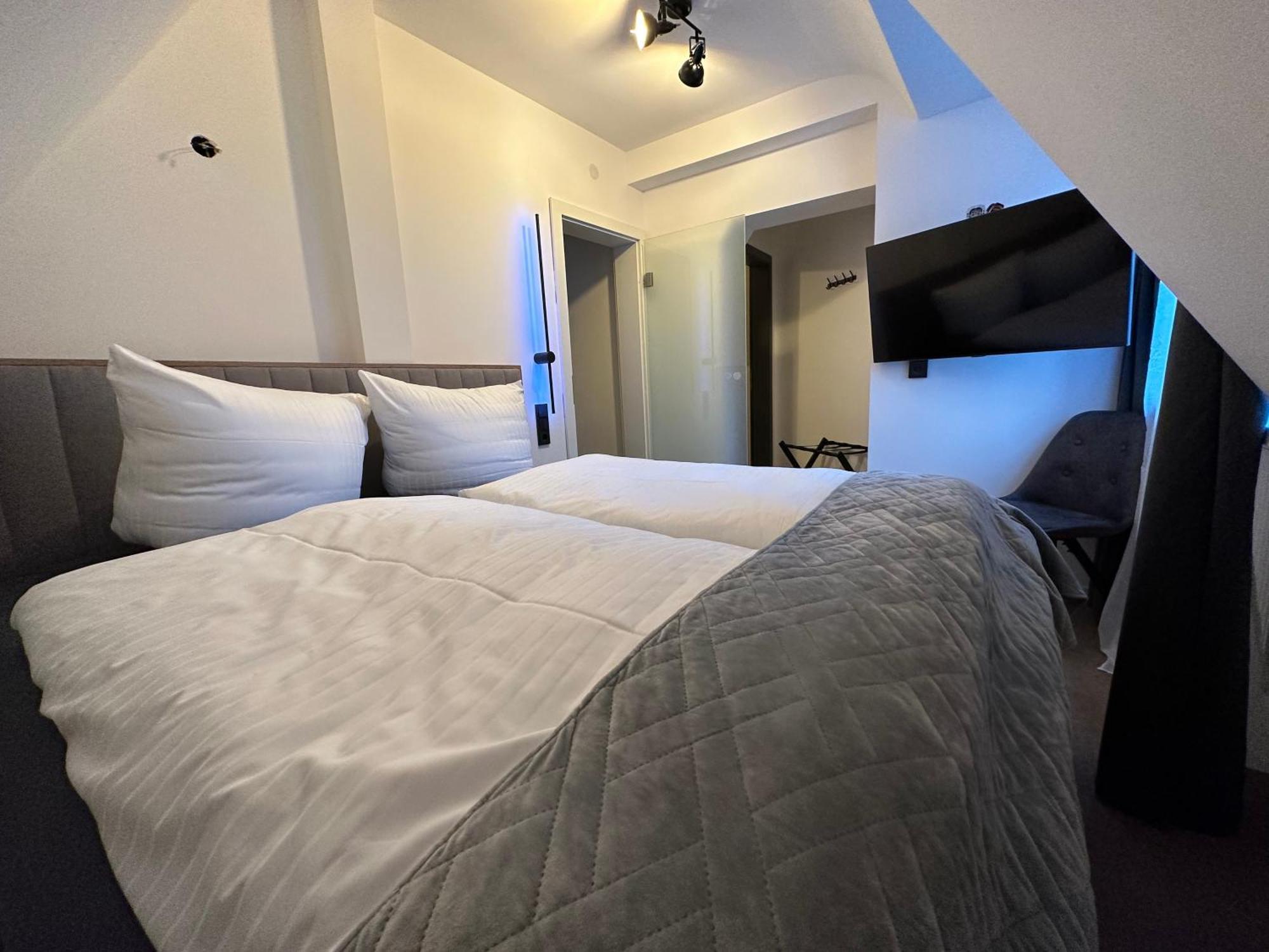 Hotel Emilia *